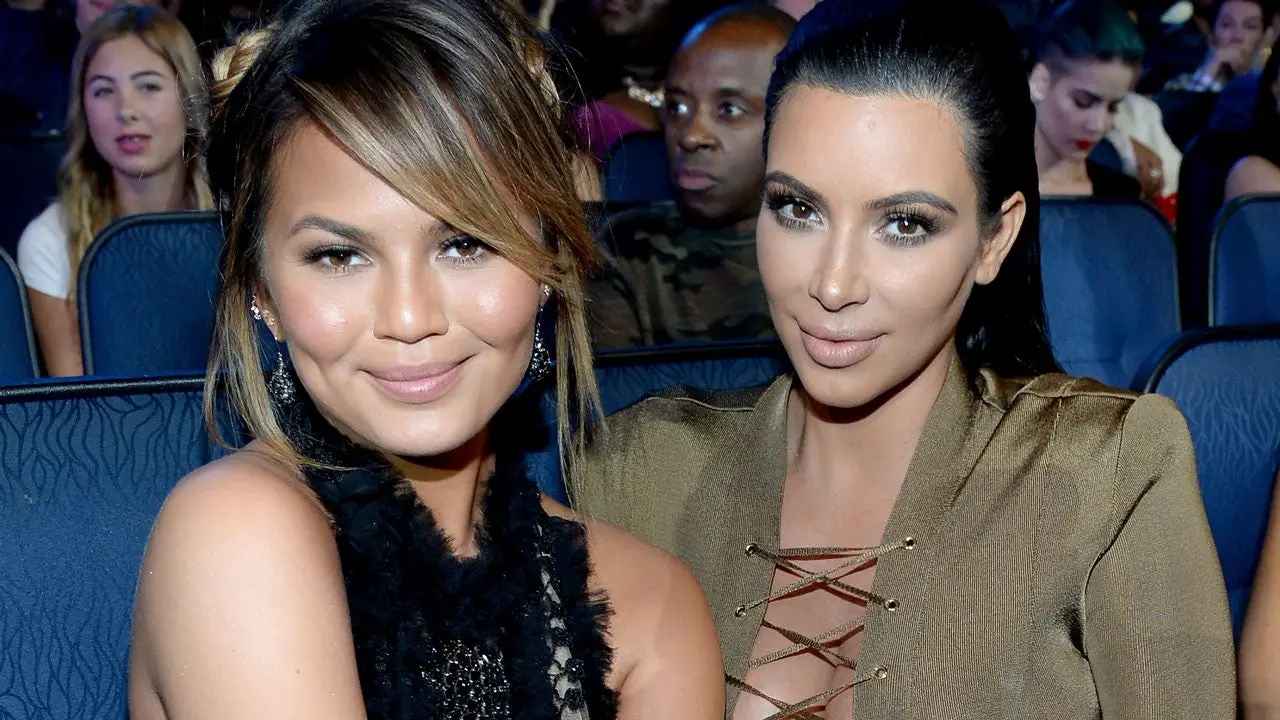 Chrissy Teigen Addresses Kardashian-West Divorce; Claims Kim Did Everything She Could!