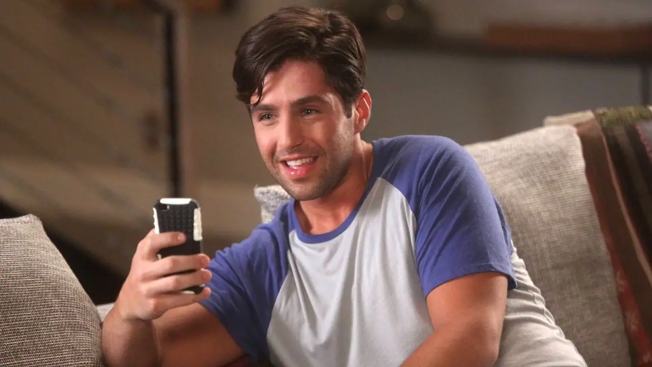 Josh Peck Joins the Cast of 'How I Met Your Father'