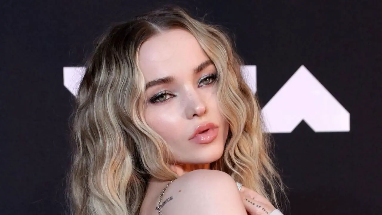 Is Dove Cameron Dating Anyone? Past & Present Boyfriend Details